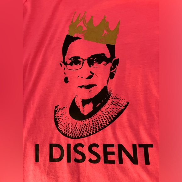 Ruth Bader Ginsberg shirt - large - like new - Picture 2 of 3